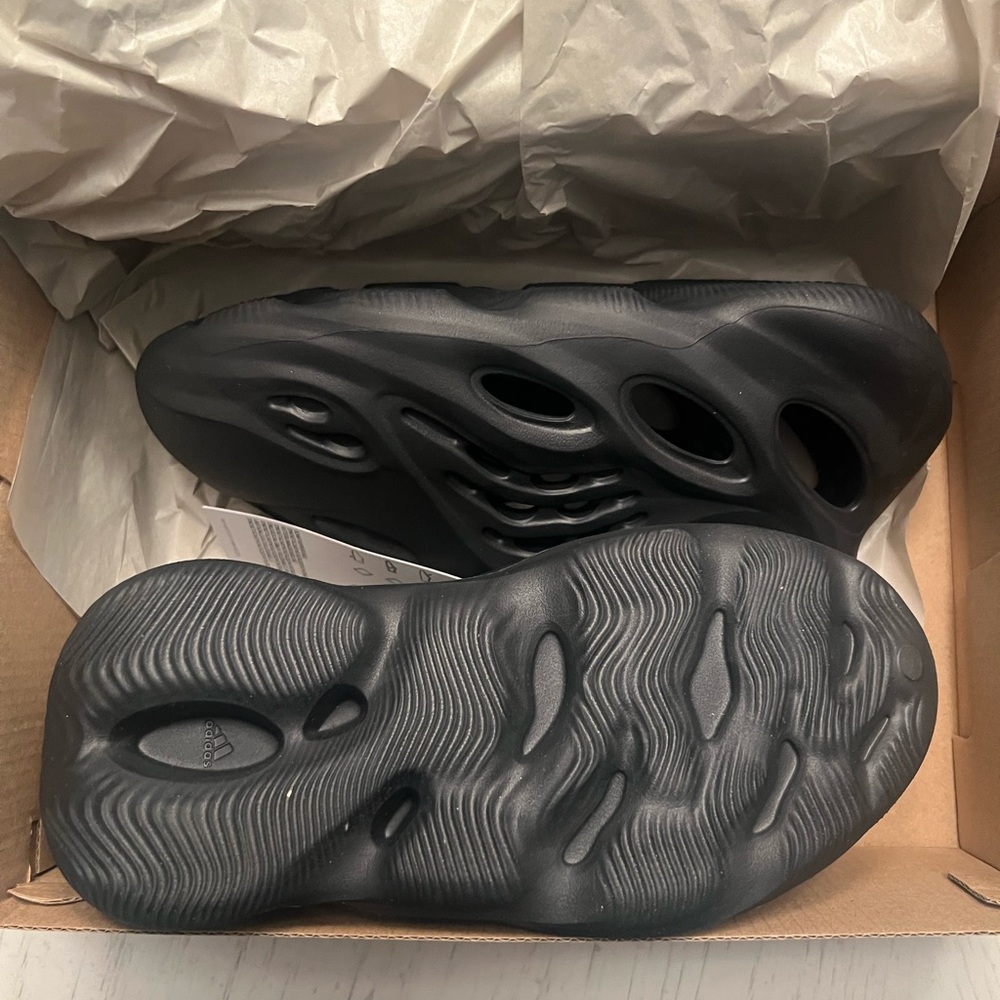 Yeezy foam runner kids 13K - Picture 3 of 6